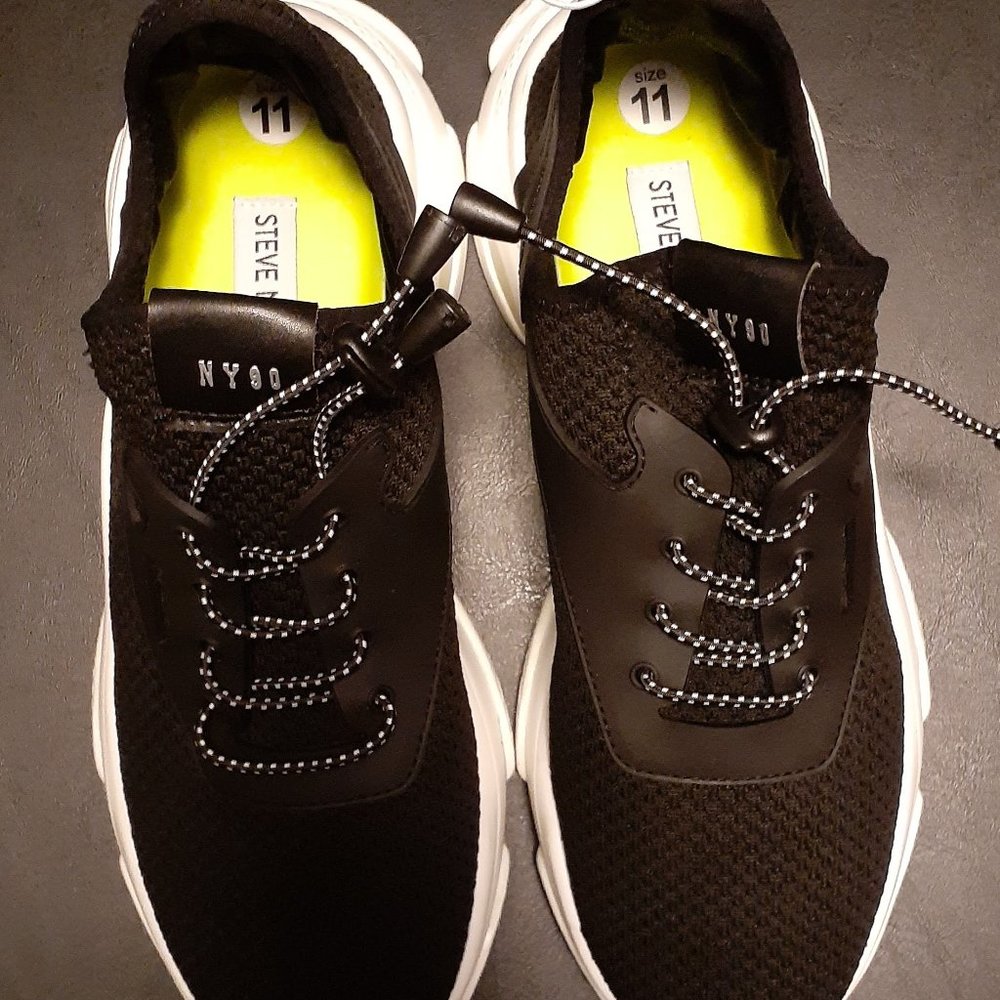 Steve Madden-ISLES SLIP-ON SNEAKER
